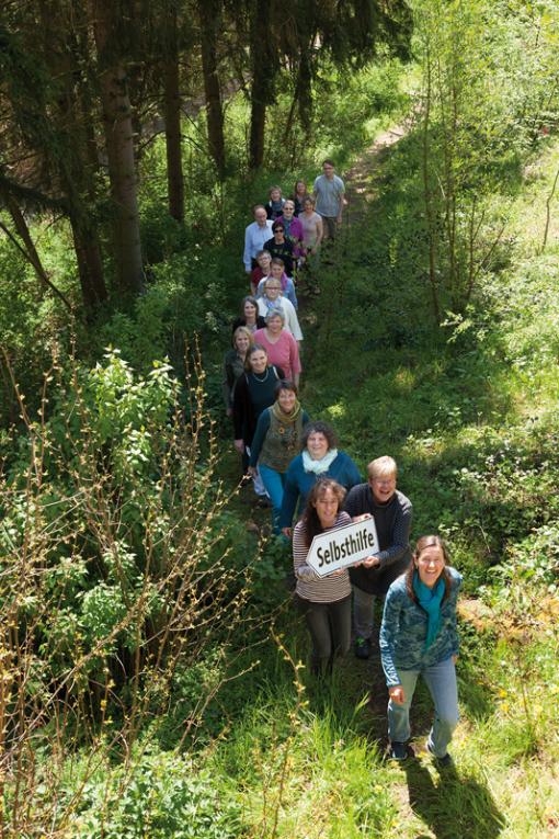 Selbsthilfe geht neue Wege, indem sie Hilfspotentiale aus der Bevölkerung heraus aktiviert und nutzt.