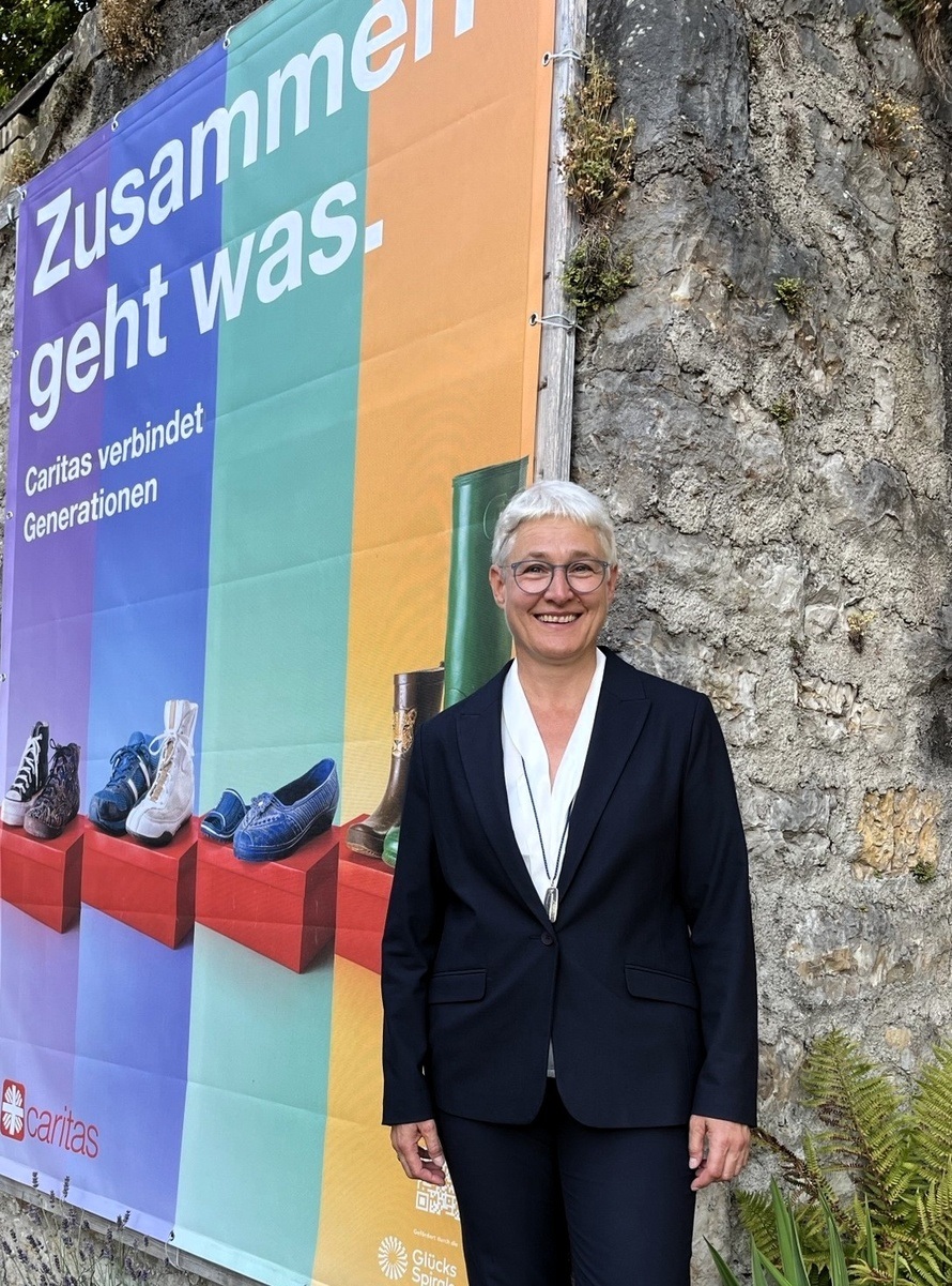 Sr. Dr. Katharina Ganz von den Oberzeller Franziskanerinnen wird im Februar 2027 neue Präsidentin des Deutschen Caritasverbandes. Die Oberzeller Franziskanerinnen haben ihren Sitz in Zell am Main (Landkreis Würzburg).