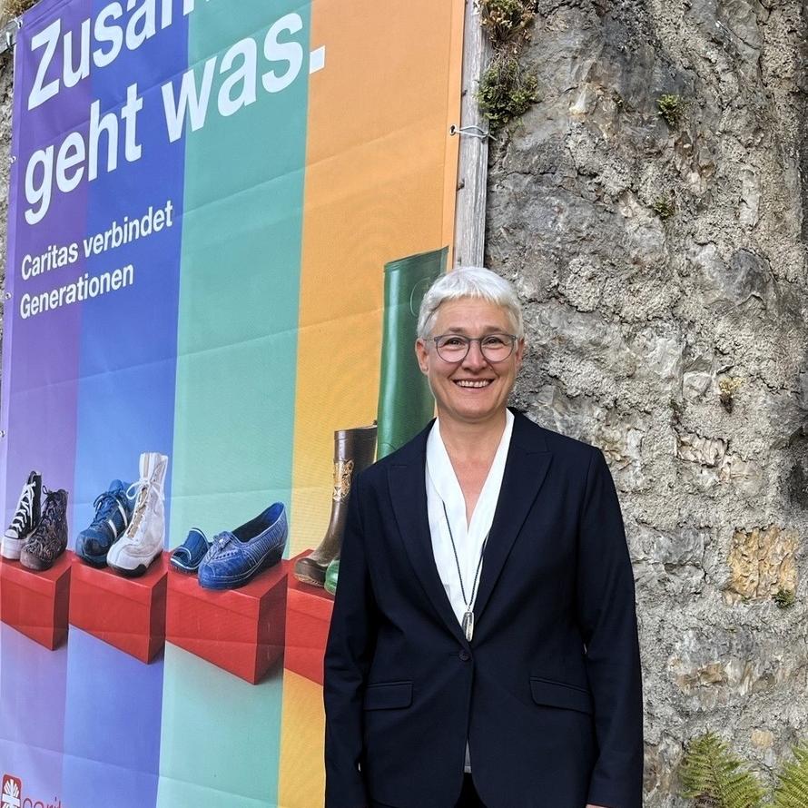 Sr. Dr. Katharina Ganz von den Oberzeller Franziskanerinnen wird im Februar 2027 neue Präsidentin des Deutschen Caritasverbandes. Die Oberzeller Franziskanerinnen haben ihren Sitz in Zell am Main (Landkreis Würzburg).