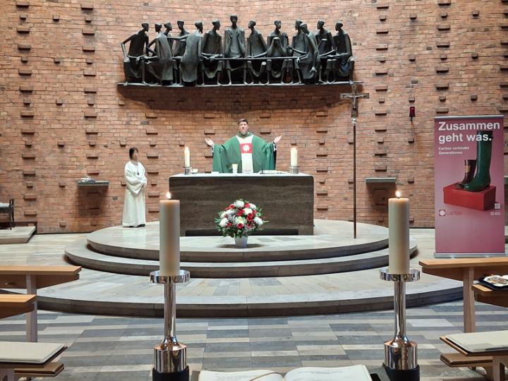 Der Auftaktgottesdienst zur Caritas-Herbstsammlung 2026 (28. September bis 4. Oktober) mit Hauptzelebrant Domvikar Gerd-Richard Neumeier, fand am Sonntag in der Nürnberger St. Bonifaz-Kirche statt.