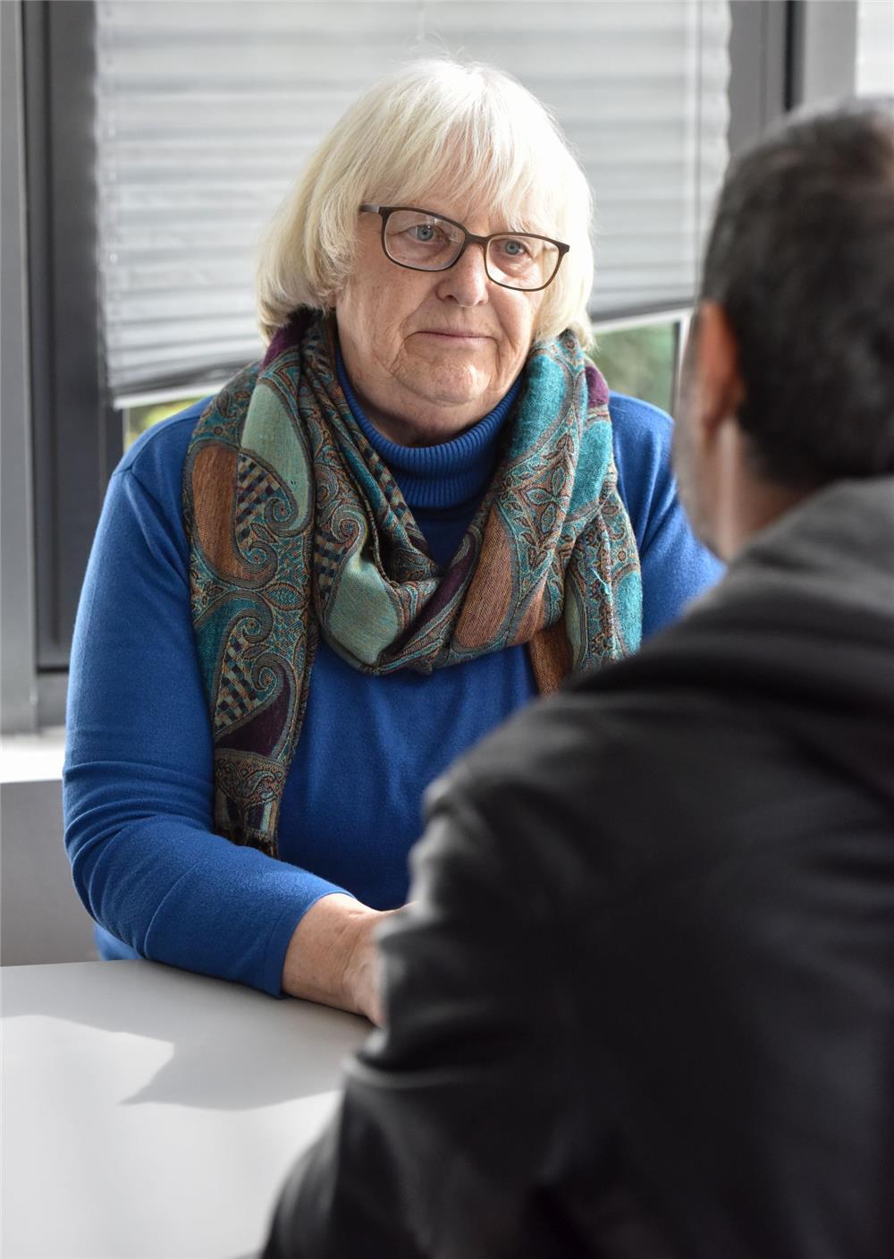 Beratung ältere Dame