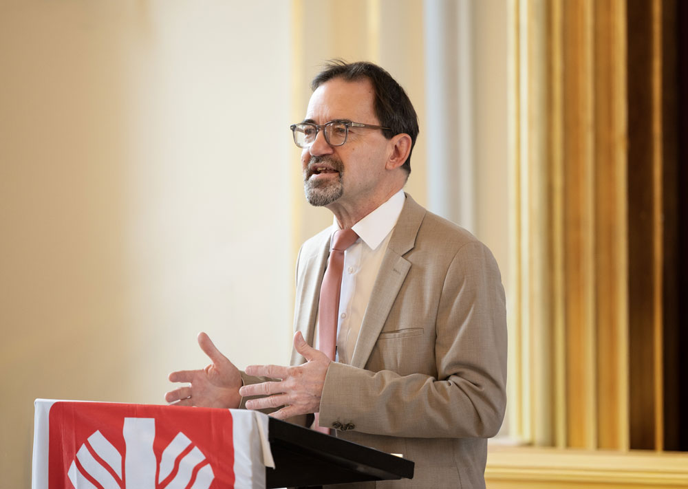 Sieht in den stetig steigenden Wohnkosten eine Hauptursache für eine  soziale Krise - Michael Endres, Caritasdirektor der Caritasverbandes für die Erzdiözese Bamberg e. V.