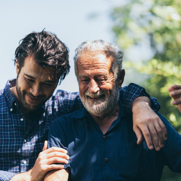 Brücken bauen zwischen Generationen:  Die Caritas-Quartiersarbeit stärkt seit je her den generationsübergreifenden  Zusammenhalt und die Solidarität in der Gesellschaft.