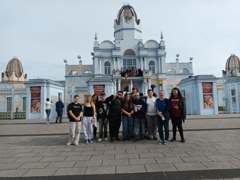 Räume für interkulturelle Begegnung schaffen: Das funktioniert z. B. auch im Rahmen eines Ausfluges des JMD Hof.